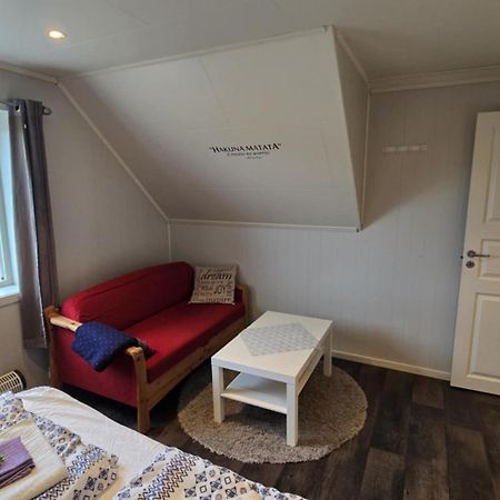 אבנסקייר 1 Room In The Yellow House, Close To Airport & Lofoten מראה חיצוני תמונה