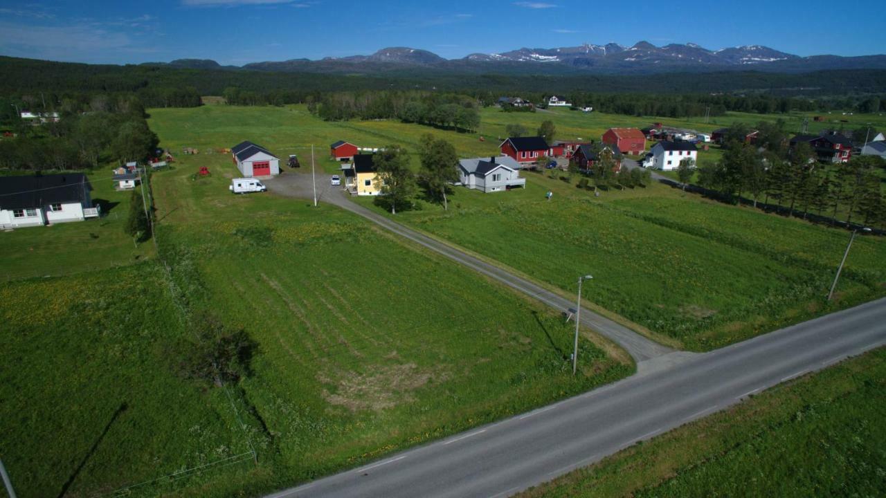 אבנסקייר 1 Room In The Yellow House, Close To Airport & Lofoten מראה חיצוני תמונה