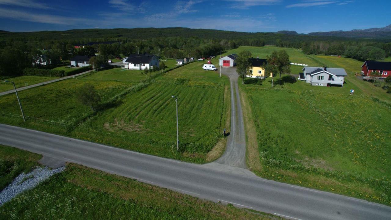 אבנסקייר 1 Room In The Yellow House, Close To Airport & Lofoten מראה חיצוני תמונה