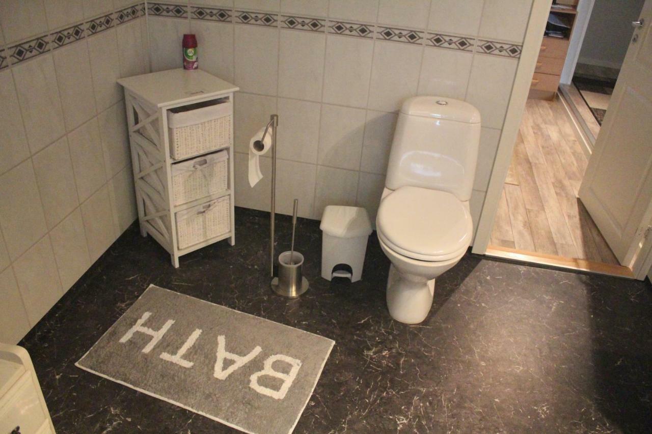 אבנסקייר 1 Room In The Yellow House, Close To Airport & Lofoten מראה חיצוני תמונה